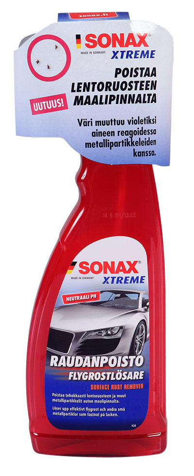 SONAX XTREME Raudanpoistoaine poistaa lentoruosteen auton maalipinnalta.