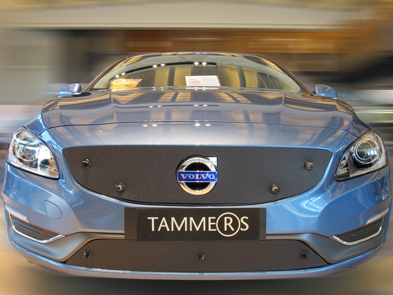 Mallikohtainen Tammers-maskisuoja istuu täydellisesti autosi muotoihin.