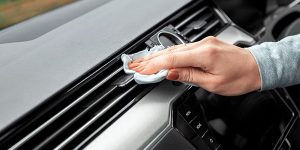 Suositut Armor All -liinat puhdistavat käden käänteessä