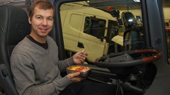 AutoBar lämmittää eväät kätevästi ajoneuvossa