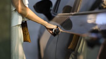 Nykyaikaisten henkilöautojen ovilukot vaativat erityishuomiota korjaamolla