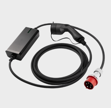 Besen BN60 -latauslaitteeen pistoketyyppi on Type2 - CEE16. Laite on varustettu yli 5 metriä pitkällä kaapelilla.