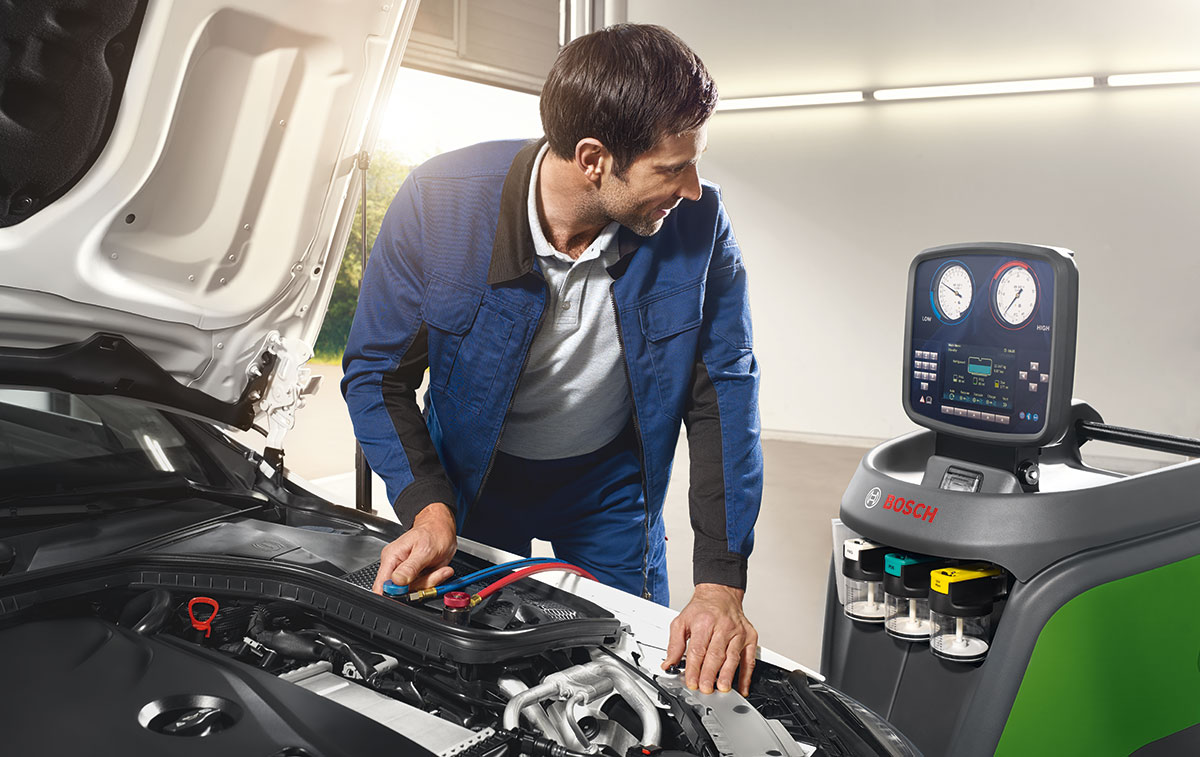 Bosch-ilmastointihuoltolaite korjaamolla