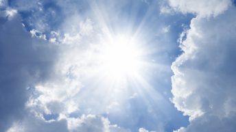 CarShades-häikäisysuojat suojaavat auringon porotukselta