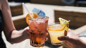 Luotettava alkotesteri mukaan kesän rientoihin