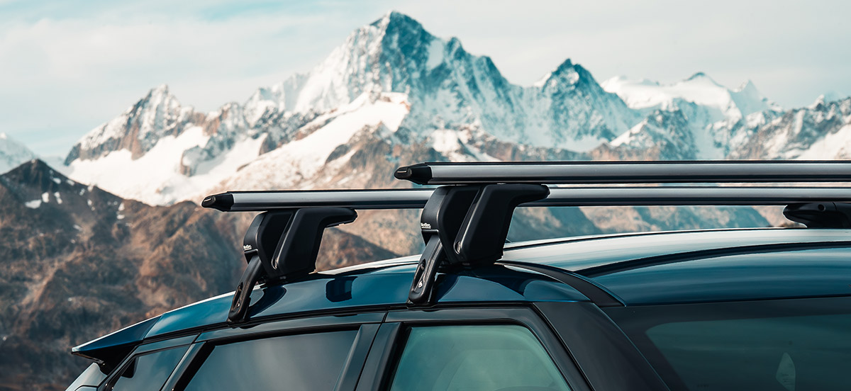 Mont Blanc Furka -kattotelineet asennettuna auton katolle