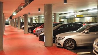 Vältä turhat kolhut Cobra-pysäköintitutkalla