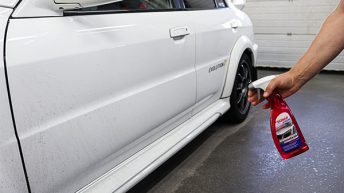 Miten poistaa lentoruoste auton maalipinnalta?