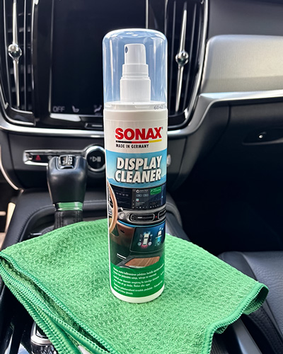 SONAX Display Cleaner -näytönpuhdistaja ja mikrokuituliina