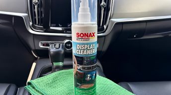SONAX Display Cleaner puhdistaa herkät kosketusnäytöt