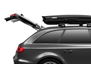 Thule_Flow_OC_Side_TrunkOpen_606000_pieni