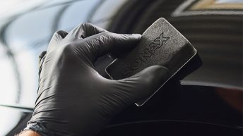 Ammattitasoiset SONAX PROFILINE -pinnoitteet suojaavat autoa pitkään