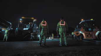 Valoreput ja -valjaat talven pimeyteen löydät Kahalta